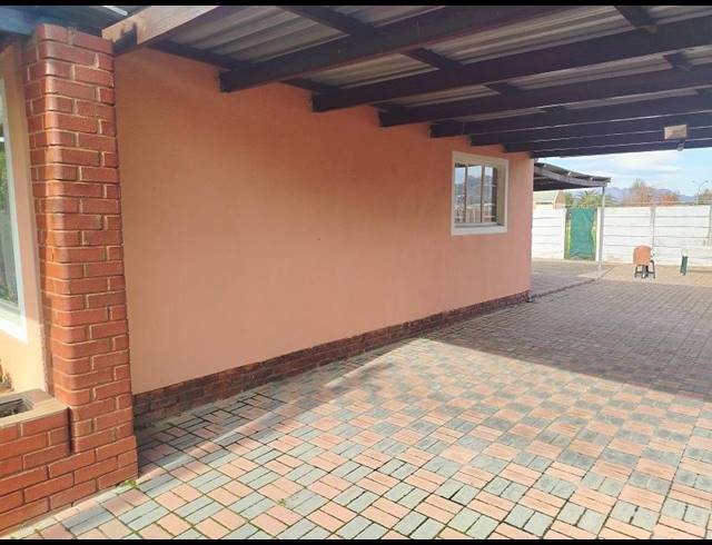 3 BEDROOM HOUSE FOR SALE IN GROENHEUWEL